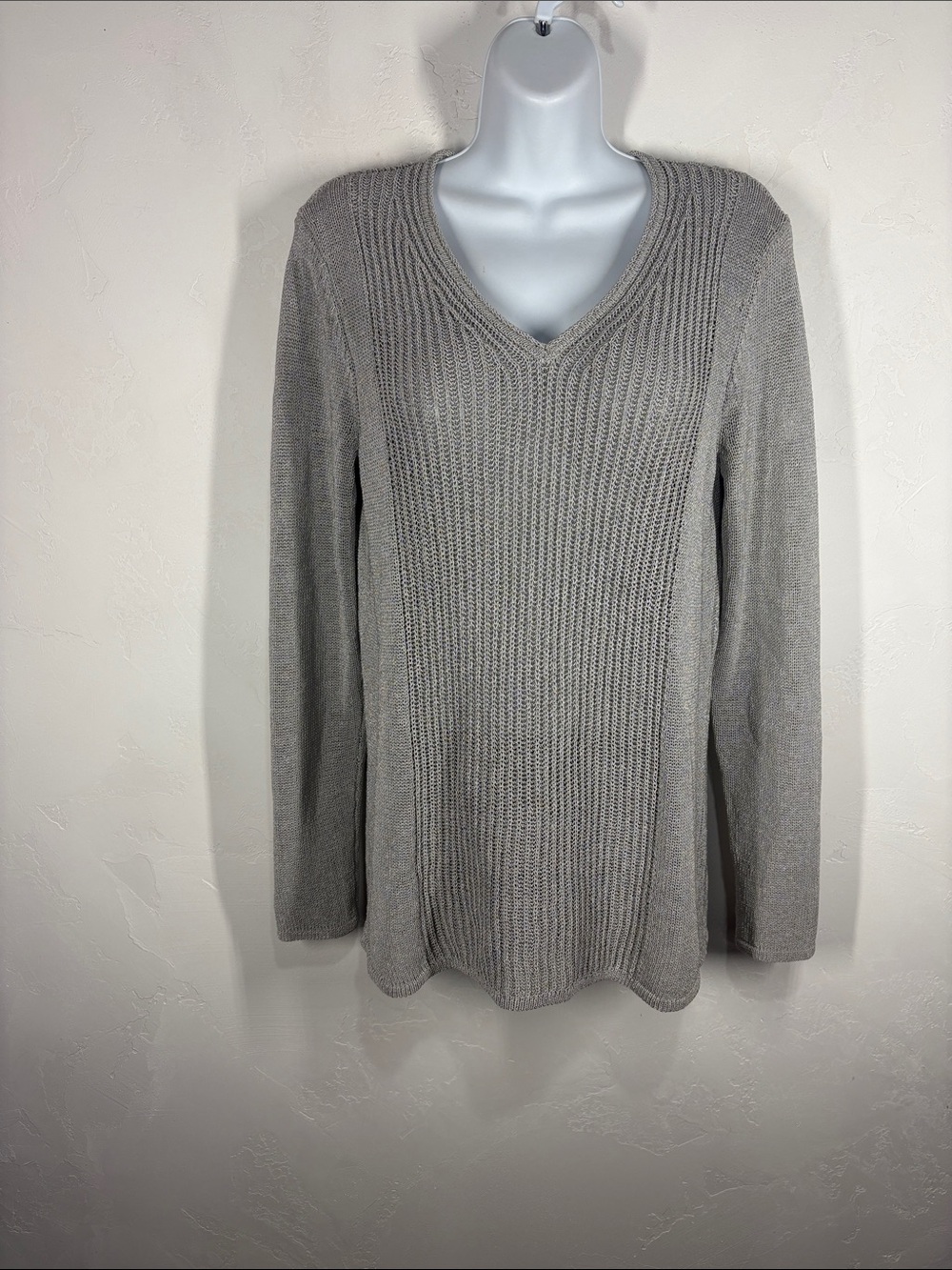 J. McLaughlin V-Neck Ribbed Knit Sweater - Gray size medium